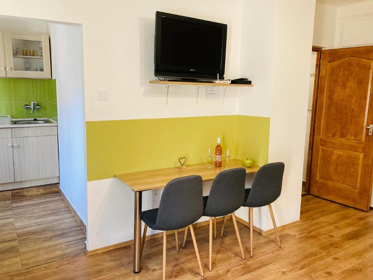 Like Apartman Eger Exterior foto