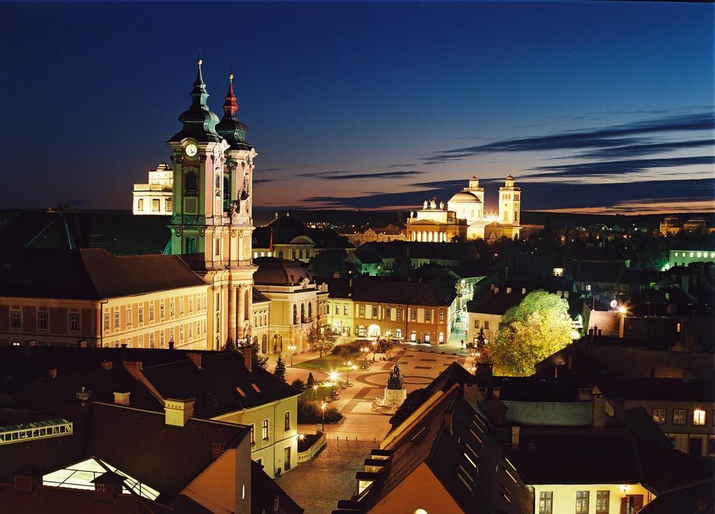 Like Apartman Eger Exterior foto